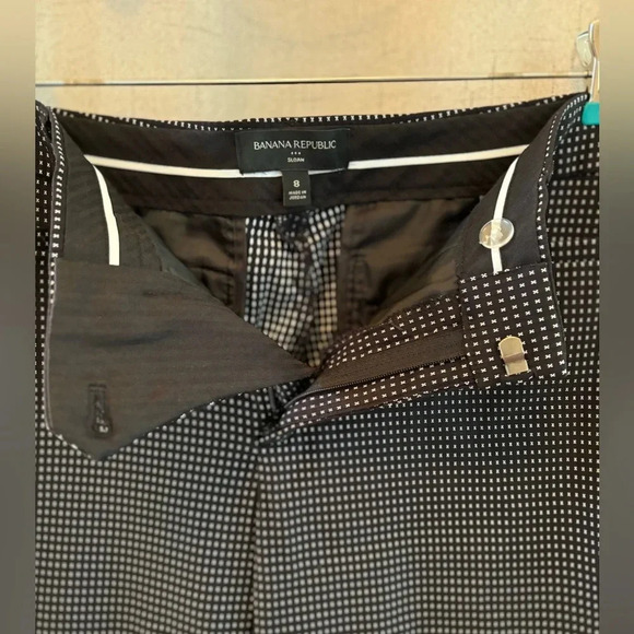 Banana Republic Size 8 “Sloan” Slim trousers. Black and White X Dot. - Picture 5 of 8